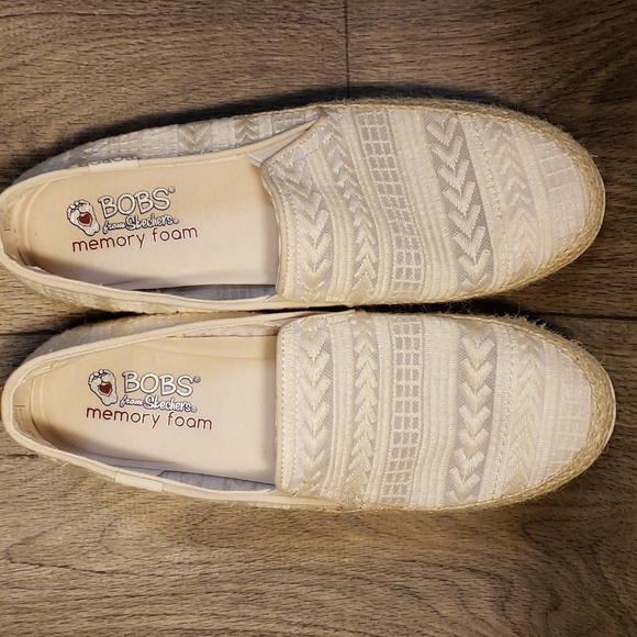 BOBS from Skechers, memory foam, white lace loafers,womens size 8. - Picture 3 of 9